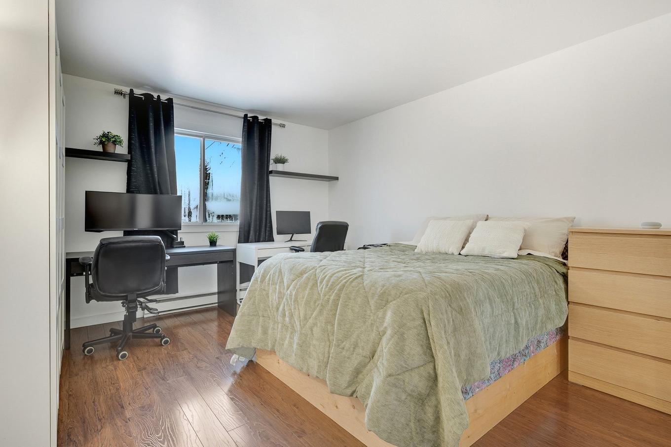 Chambre à coucher principale - 5714 Rue Labrèche, Laval (Saint-François), QC - Indoor Photo Showing Bedroom