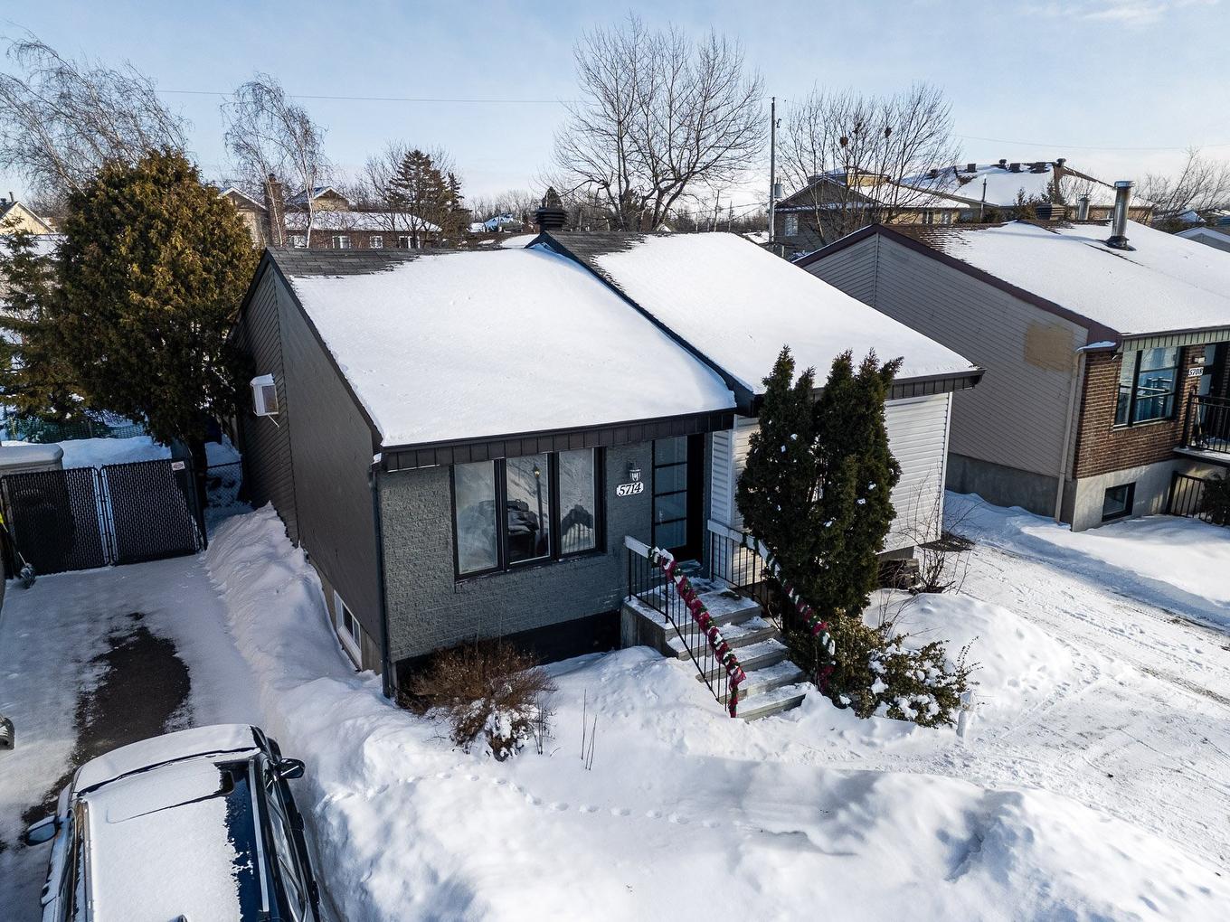 Façade - 5714 Rue Labrèche, Laval (Saint-François), QC - Outdoor