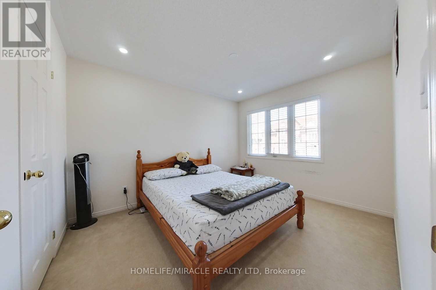 775 Millworks Crescent, Mississauga, ON - Indoor Photo Showing Bedroom