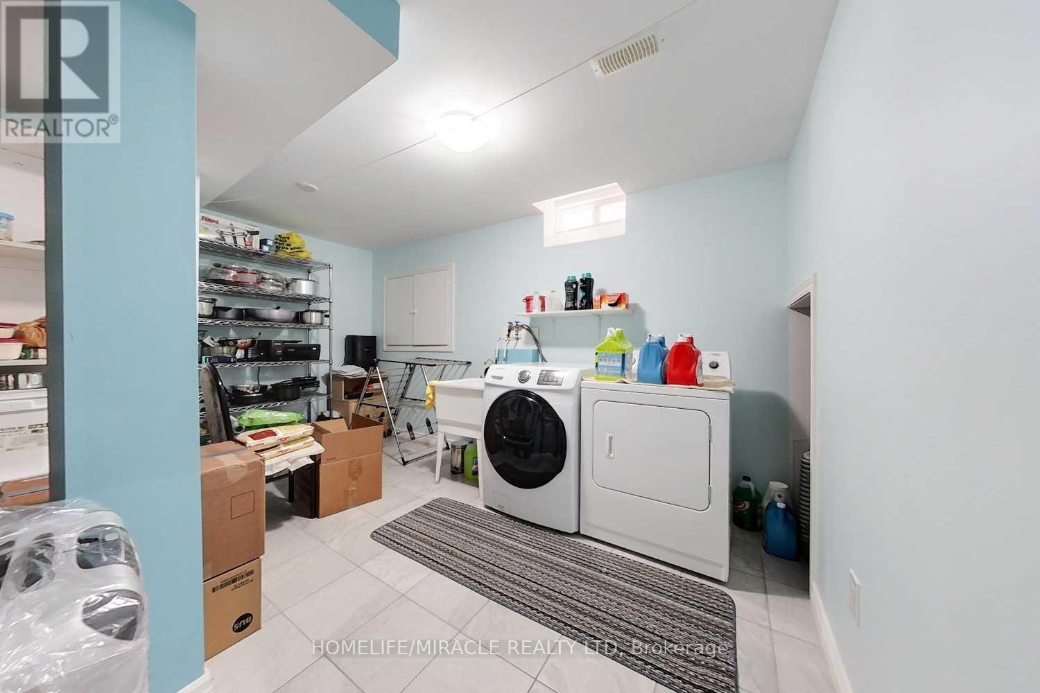 775 Millworks Crescent, Mississauga, ON - Indoor Photo Showing Laundry Room