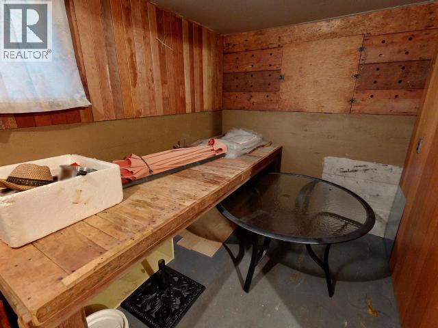 5751 Maple Ave, Powell River, BC - Indoor