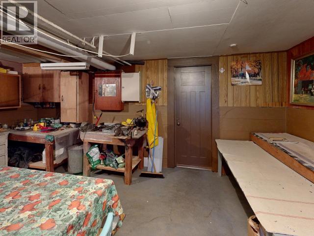5751 Maple Ave, Powell River, BC - Indoor Photo Showing Basement