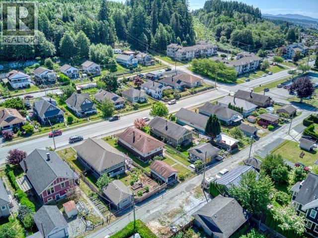 5751 Maple Ave, Powell River, BC - Outdoor With View