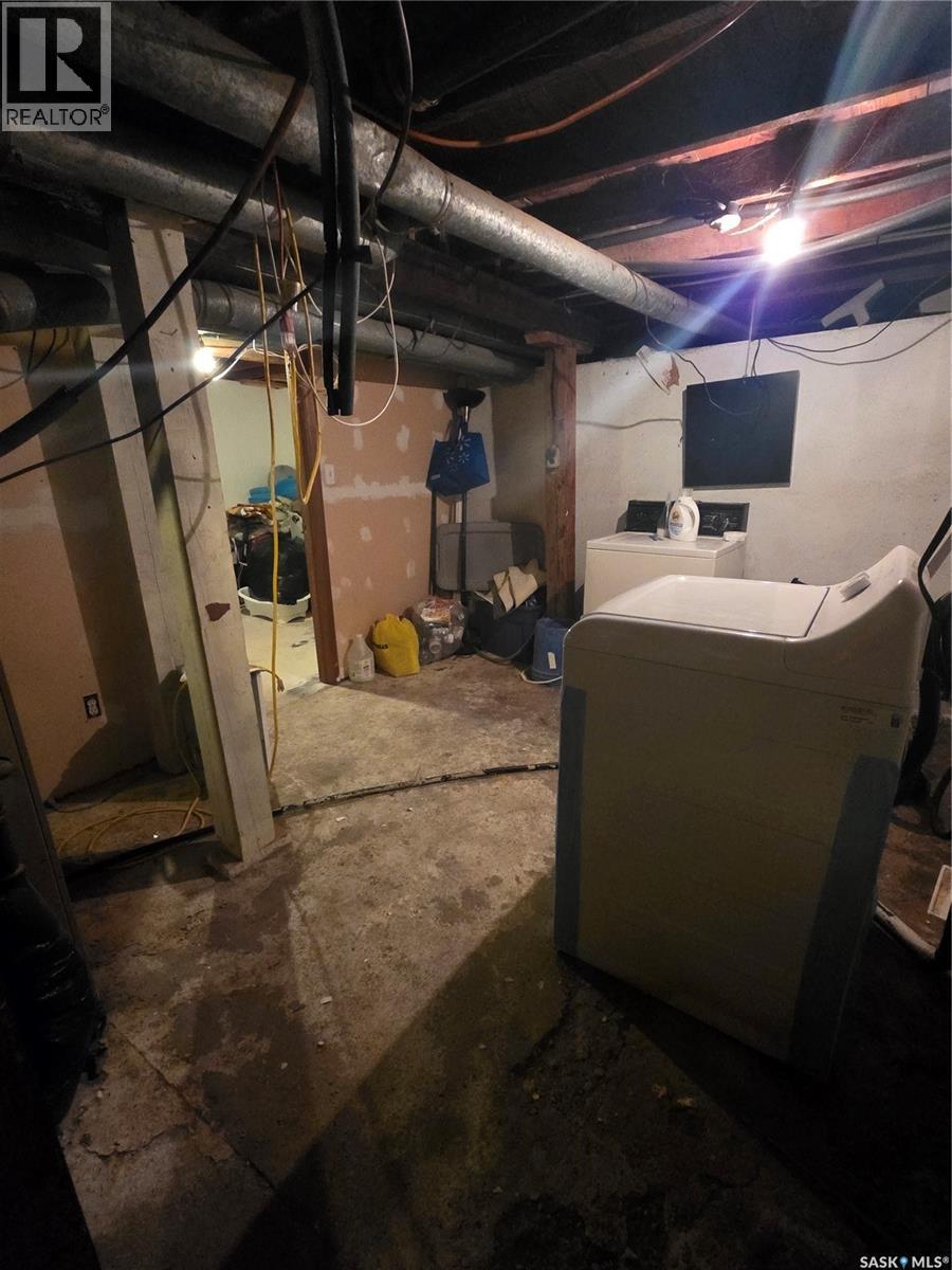 701 3Rd Street, Estevan, SK - Indoor Photo Showing Basement
