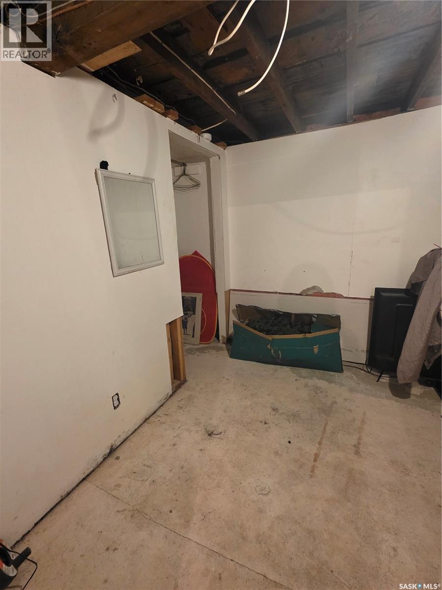 701 3Rd Street, Estevan, SK - Indoor Photo Showing Basement