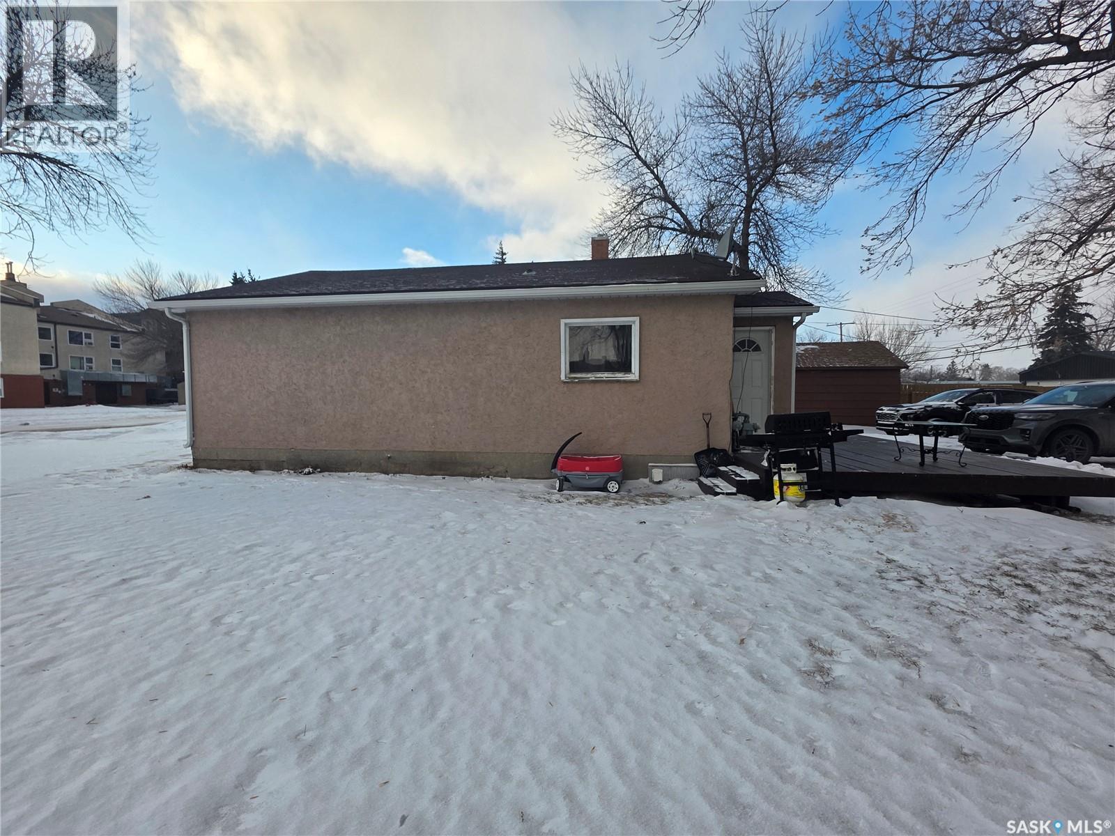701 3Rd Street, Estevan, SK - Outdoor
