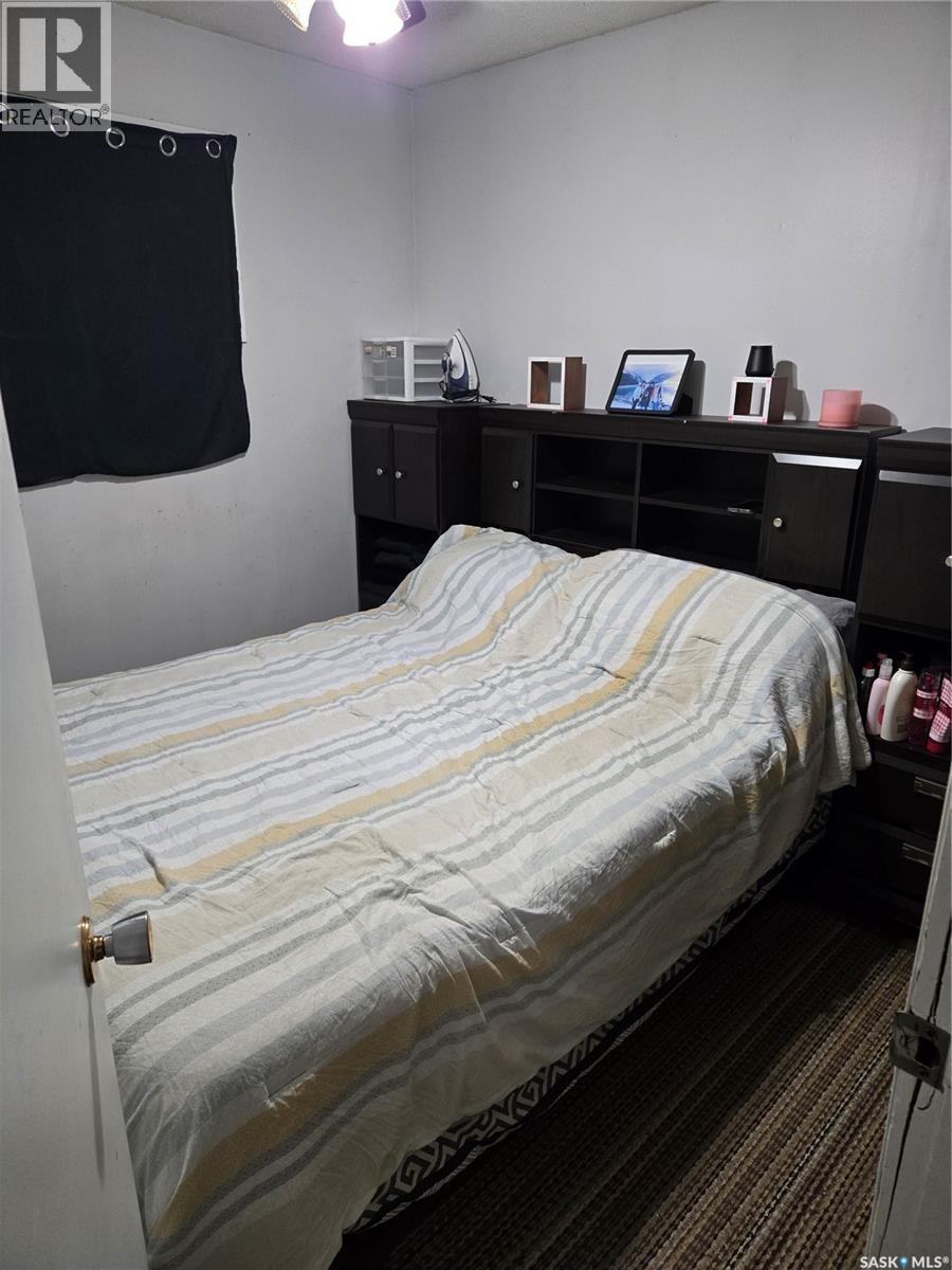 701 3Rd Street, Estevan, SK - Indoor Photo Showing Bedroom