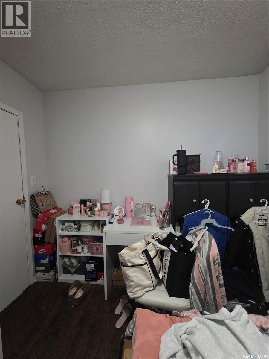 701 3Rd Street, Estevan, SK - Indoor Photo Showing Bedroom
