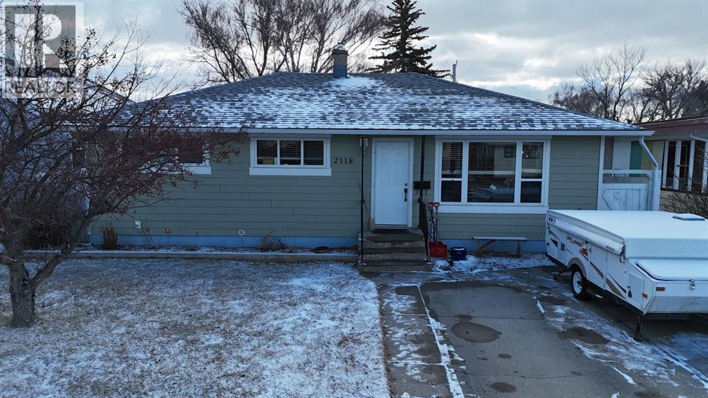 2118 16 Avenue S, Lethbridge, AB - Outdoor