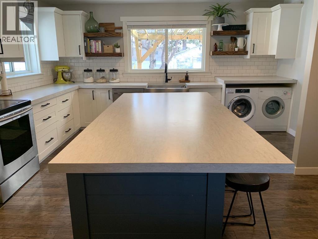 2118 16 Avenue S, Lethbridge, AB - Indoor