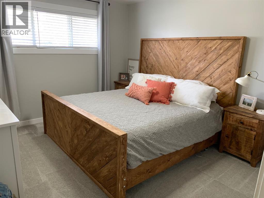 2118 16 Avenue S, Lethbridge, AB - Indoor Photo Showing Bedroom