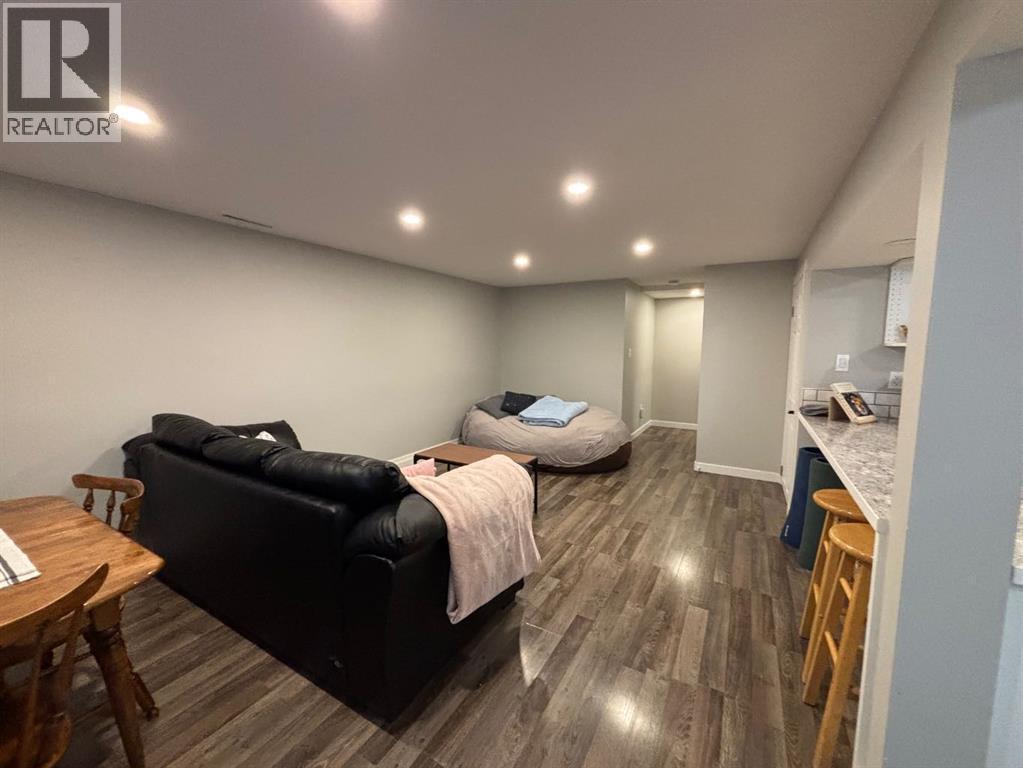 2118 16 Avenue S, Lethbridge, AB - Indoor Photo Showing Other Room