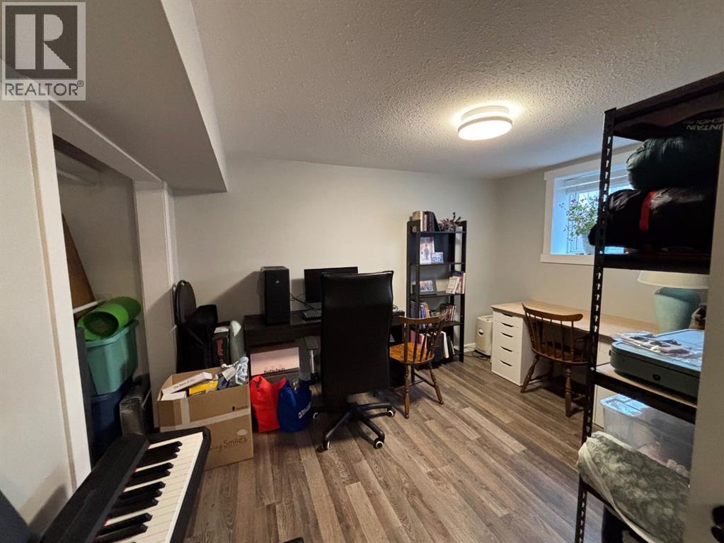 2118 16 Avenue S, Lethbridge, AB - Indoor Photo Showing Office