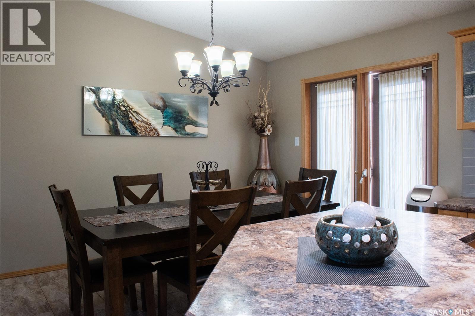 2907 15Th Avenue E, Prince Albert, SK - Indoor Photo Showing Dining Room