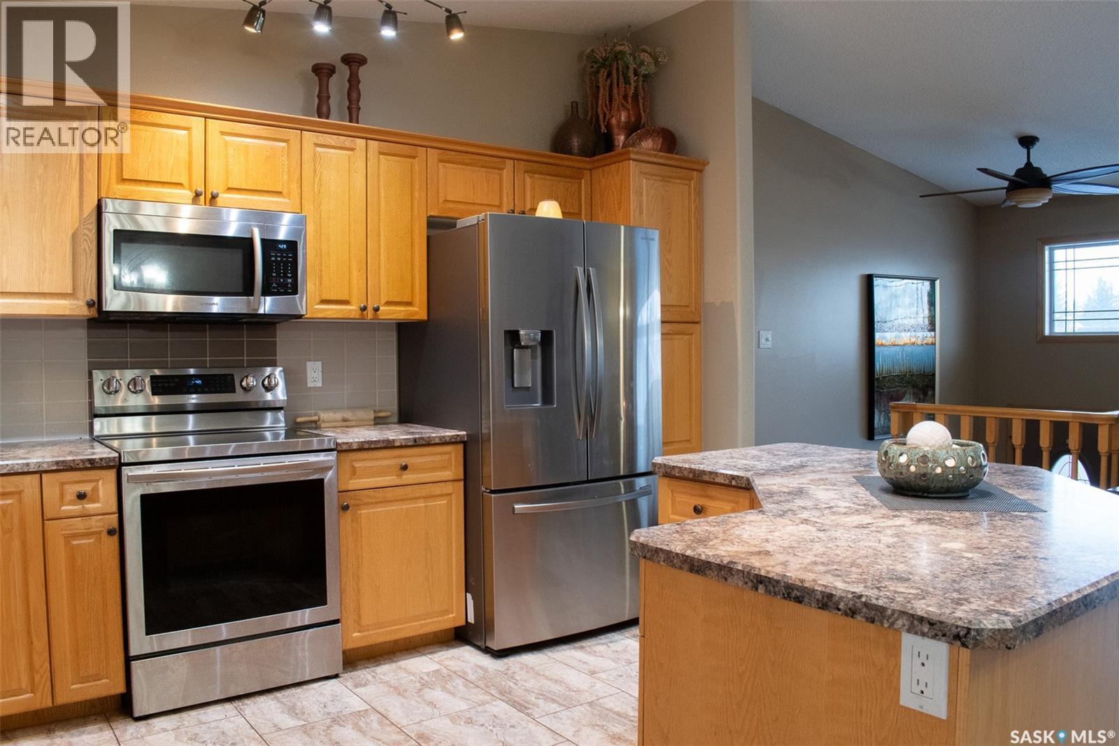 2907 15Th Avenue E, Prince Albert, SK - Indoor Photo Showing Kitchen
