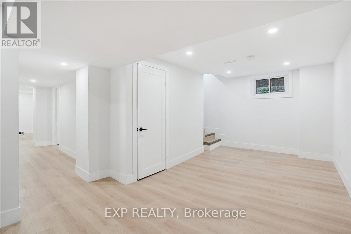 41 Cameron Avenue S, Hamilton, ON - Indoor