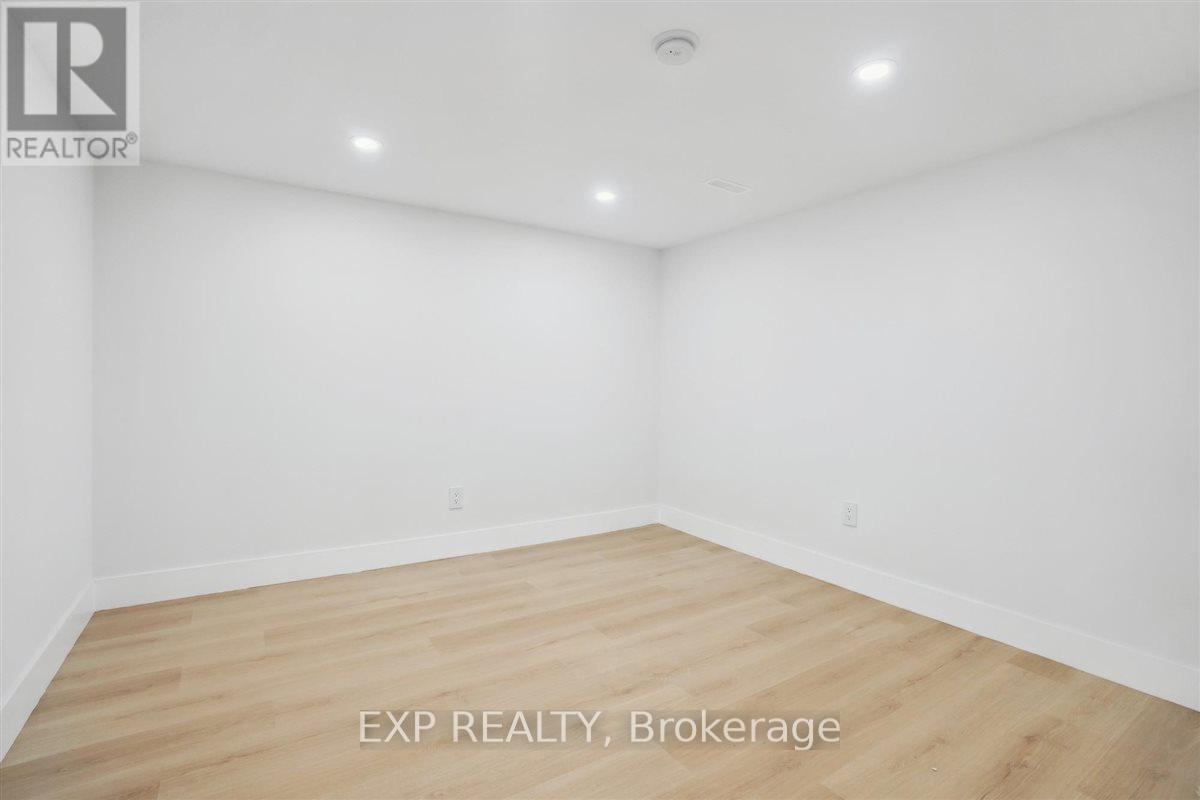 41 Cameron Avenue S, Hamilton, ON - Indoor Photo Showing Other Room