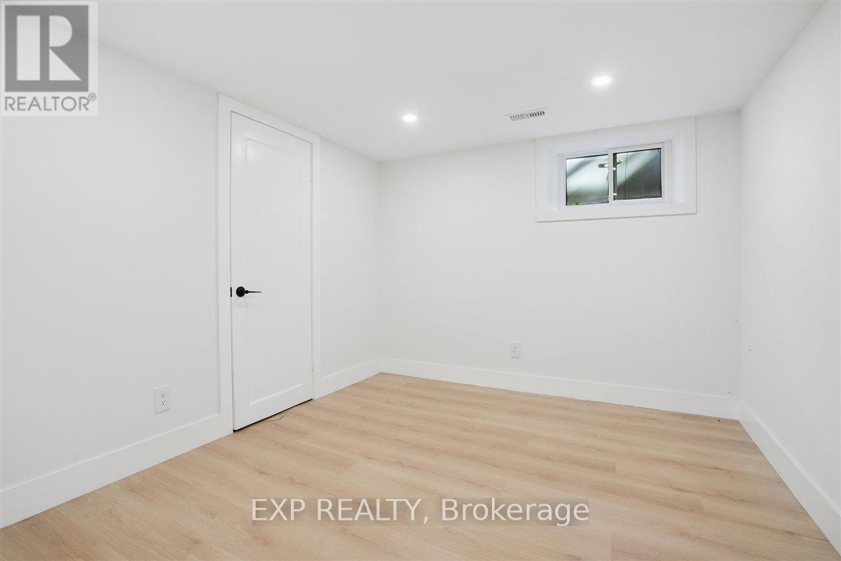 41 Cameron Avenue S, Hamilton, ON - Indoor Photo Showing Other Room