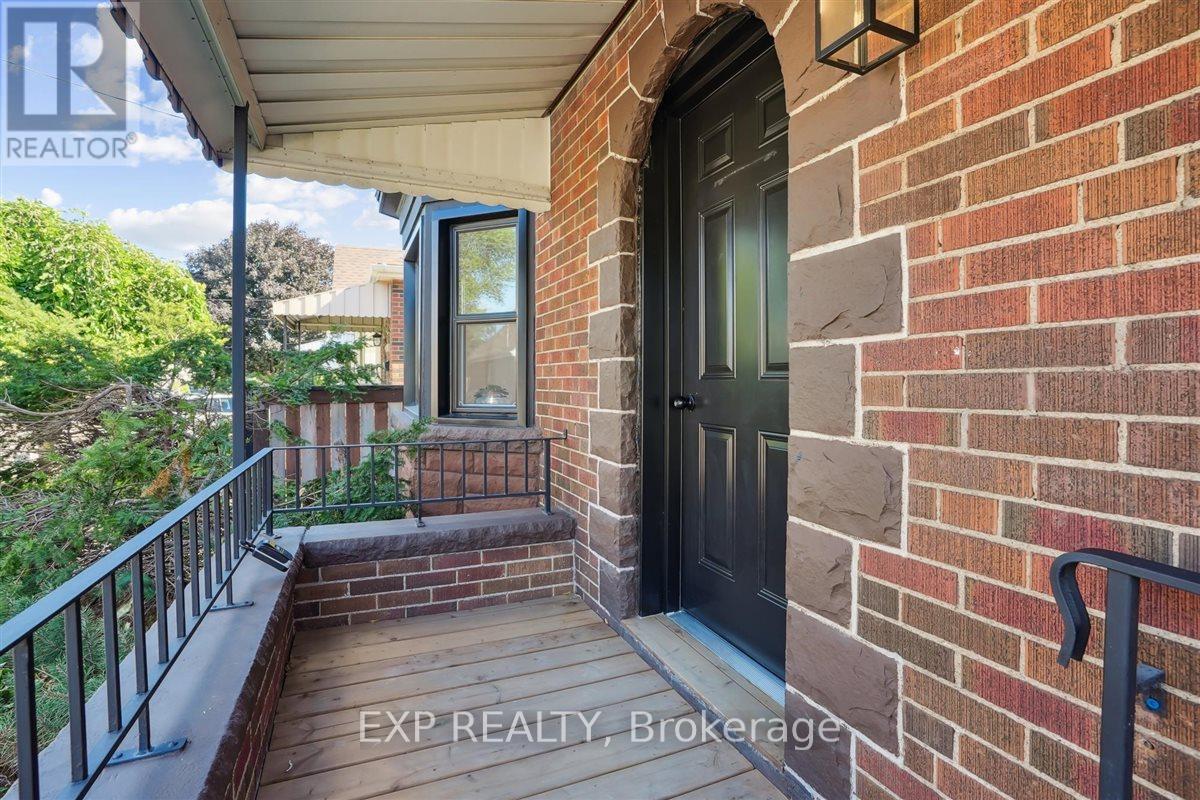 41 Cameron Avenue S, Hamilton, ON - Outdoor With Exterior