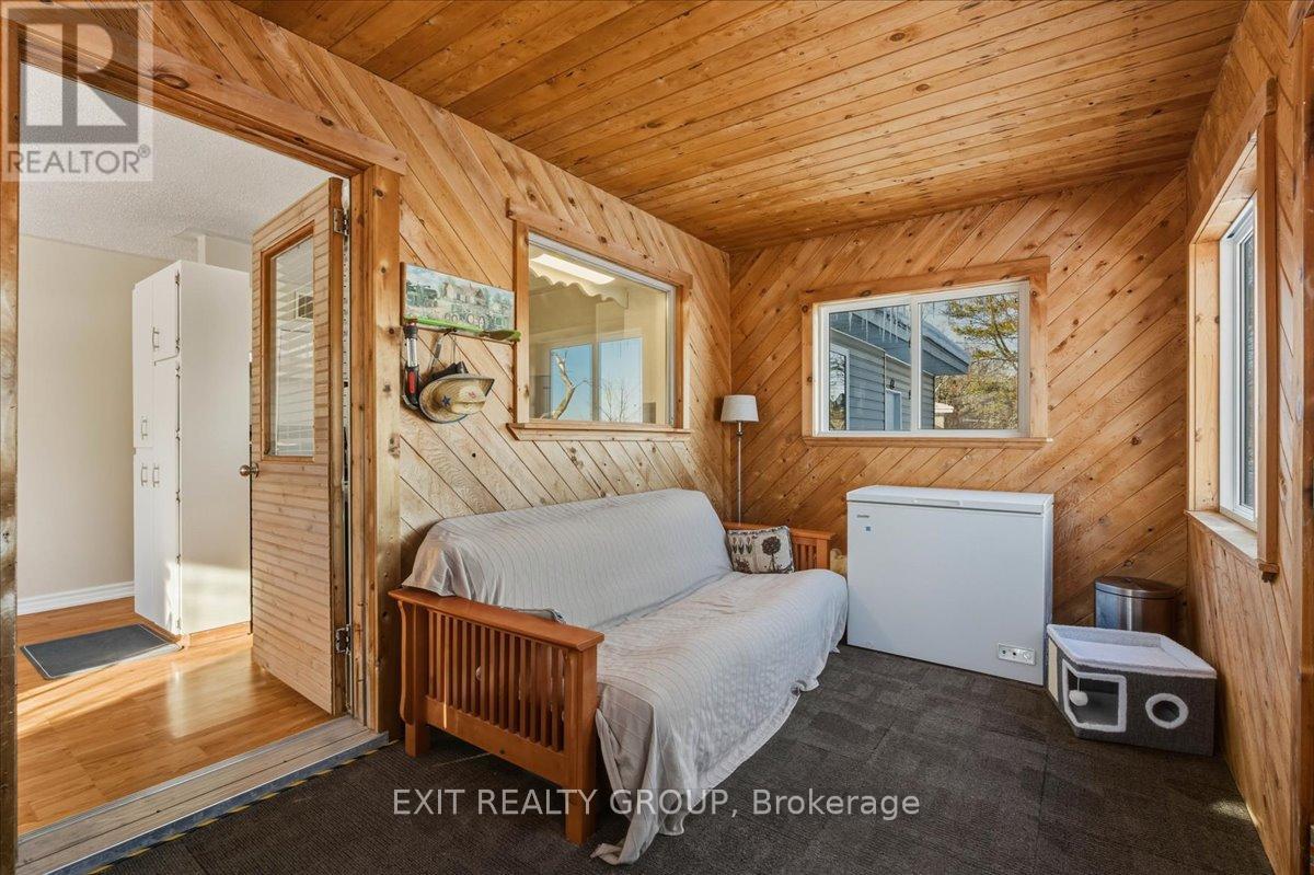 33 Willow Point Road, Brighton, ON - Indoor Photo Showing Other Room