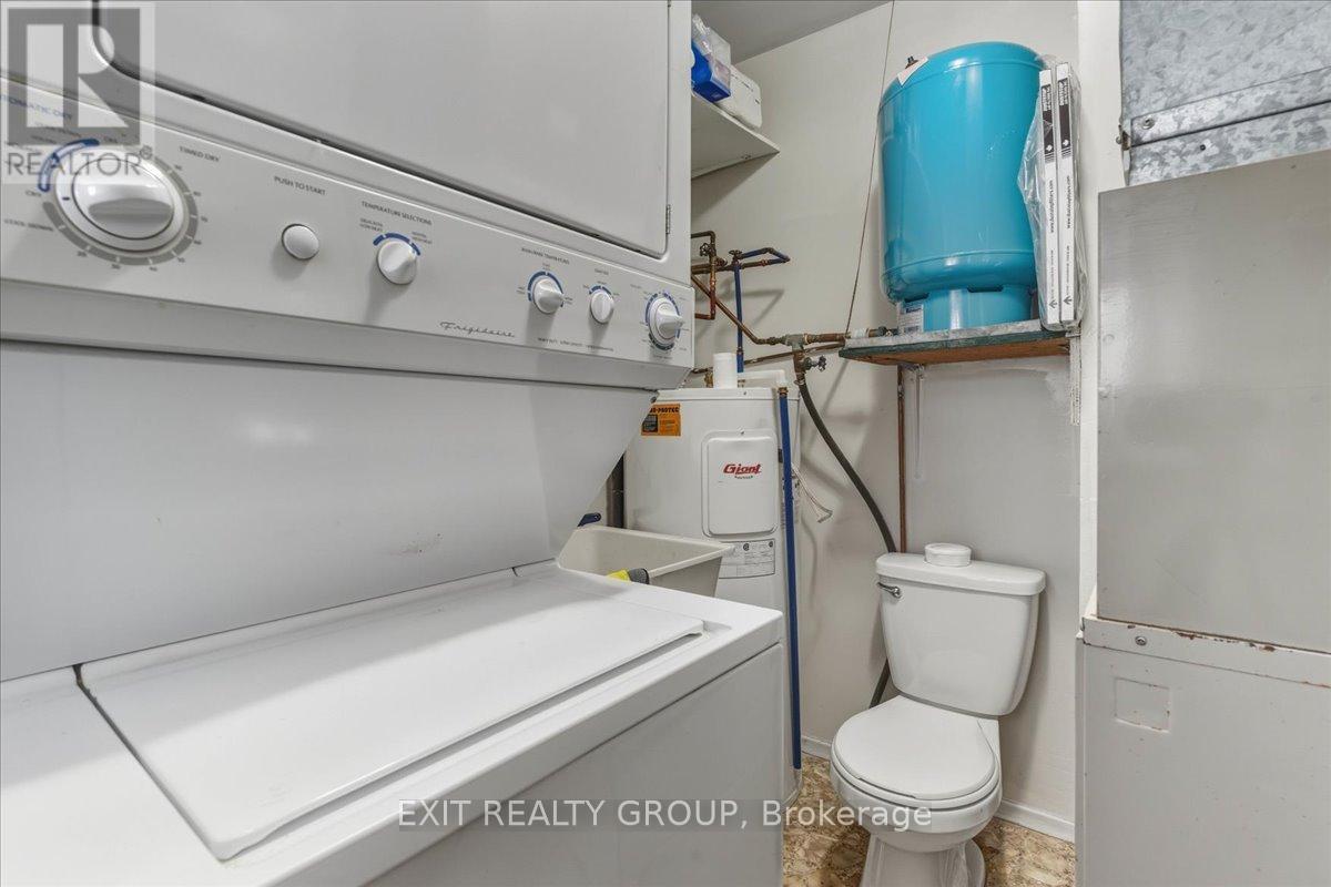 33 Willow Point Road, Brighton, ON - Indoor Photo Showing Laundry Room