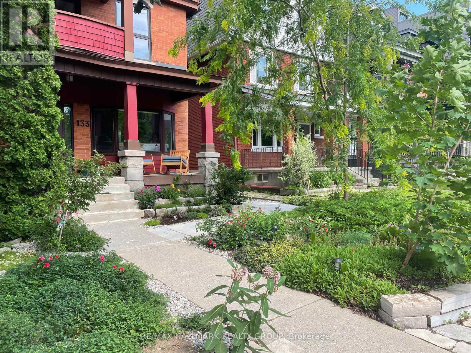 Summer view from the street. - 133 Bayswater Avenue, Ottawa, ON - Outdoor With Deck Patio Veranda