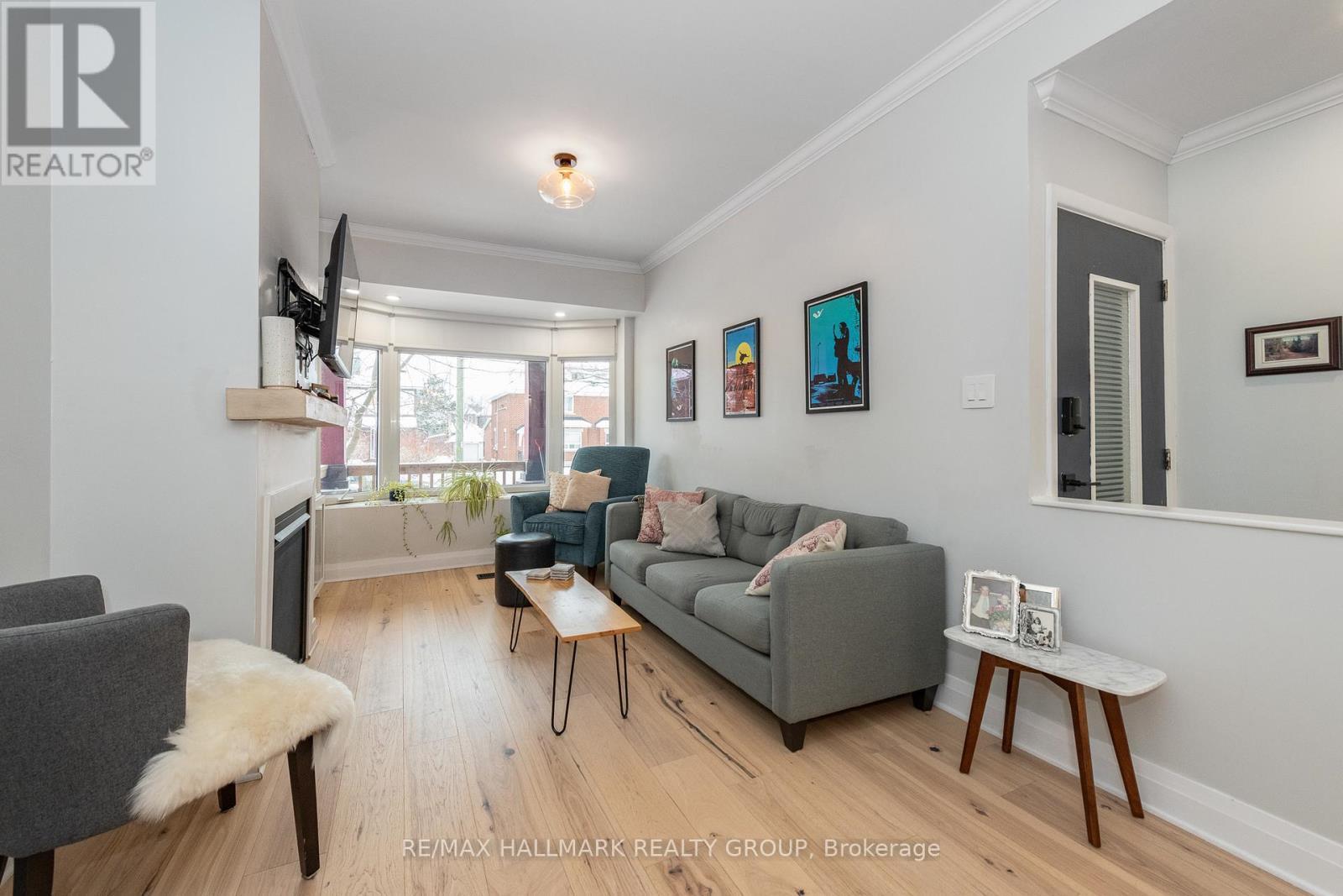 133 Bayswater Avenue, Ottawa, ON - Indoor Photo Showing Living Room
