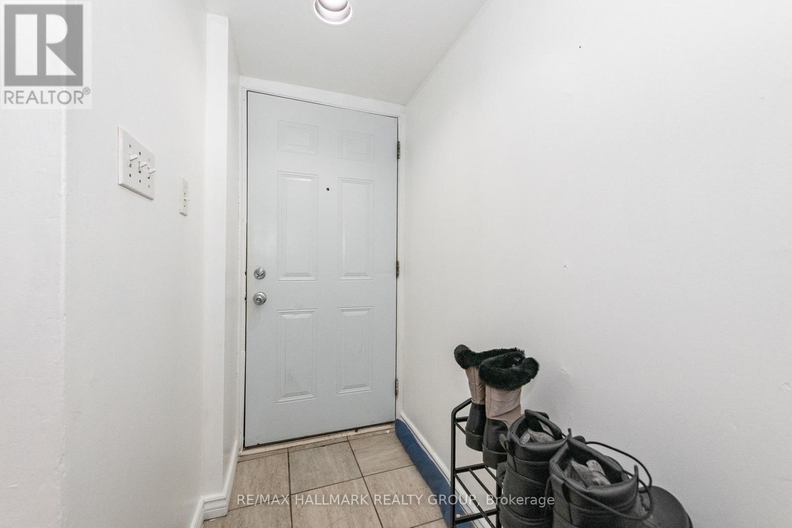 Apt 4 - 121 Osgoode Street, Ottawa, ON - Indoor Photo Showing Other Room