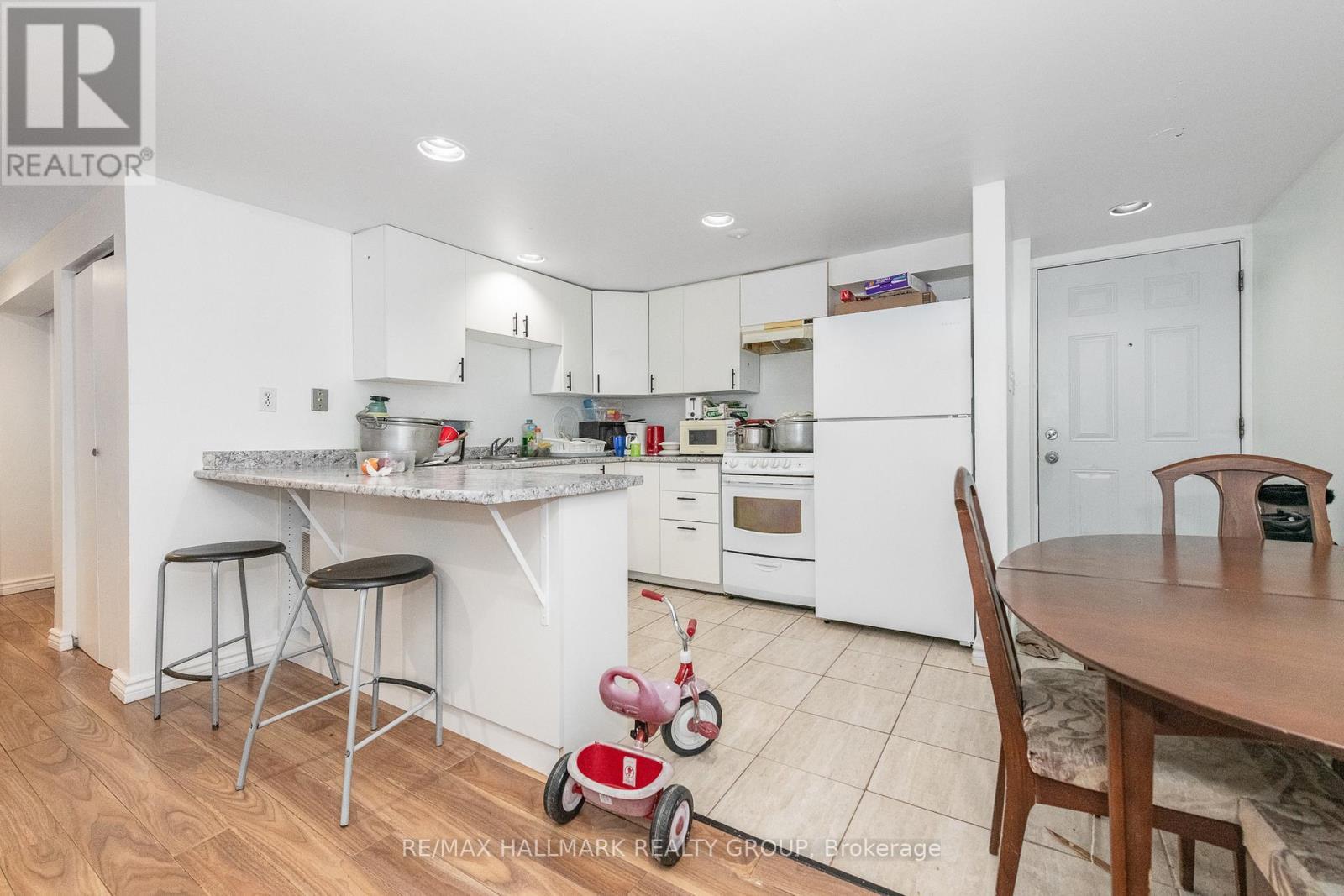 Apt 4 - 121 Osgoode Street, Ottawa, ON - Indoor Photo Showing Kitchen