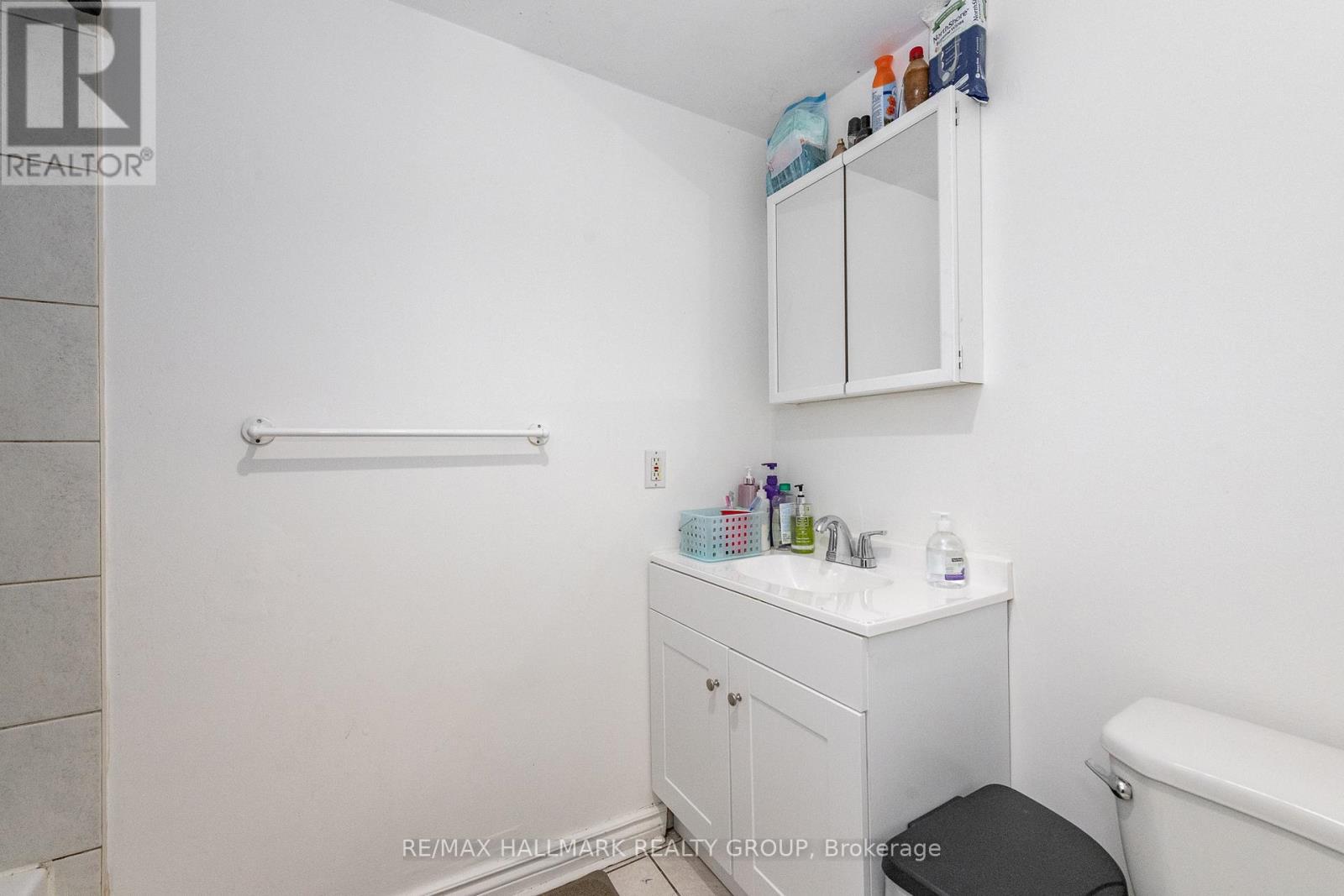 Apt 4 - 121 Osgoode Street, Ottawa, ON - Indoor Photo Showing Bathroom