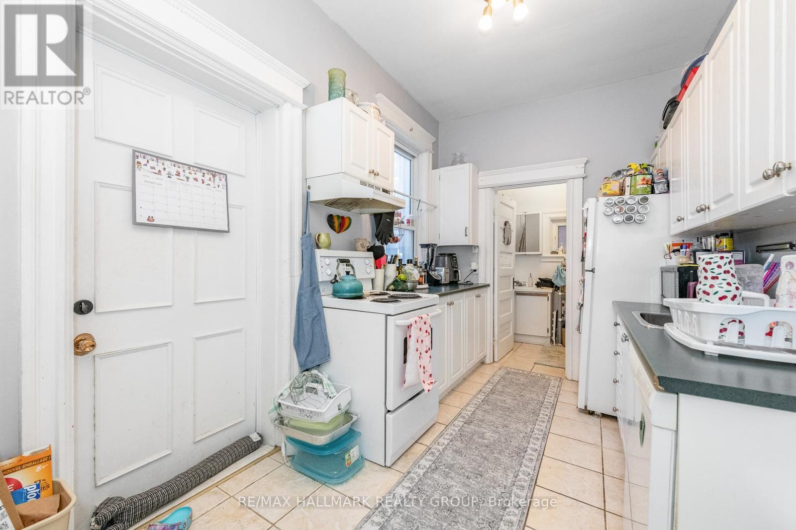 Apt 1 - 121 Osgoode Street, Ottawa, ON - Indoor Photo Showing Kitchen