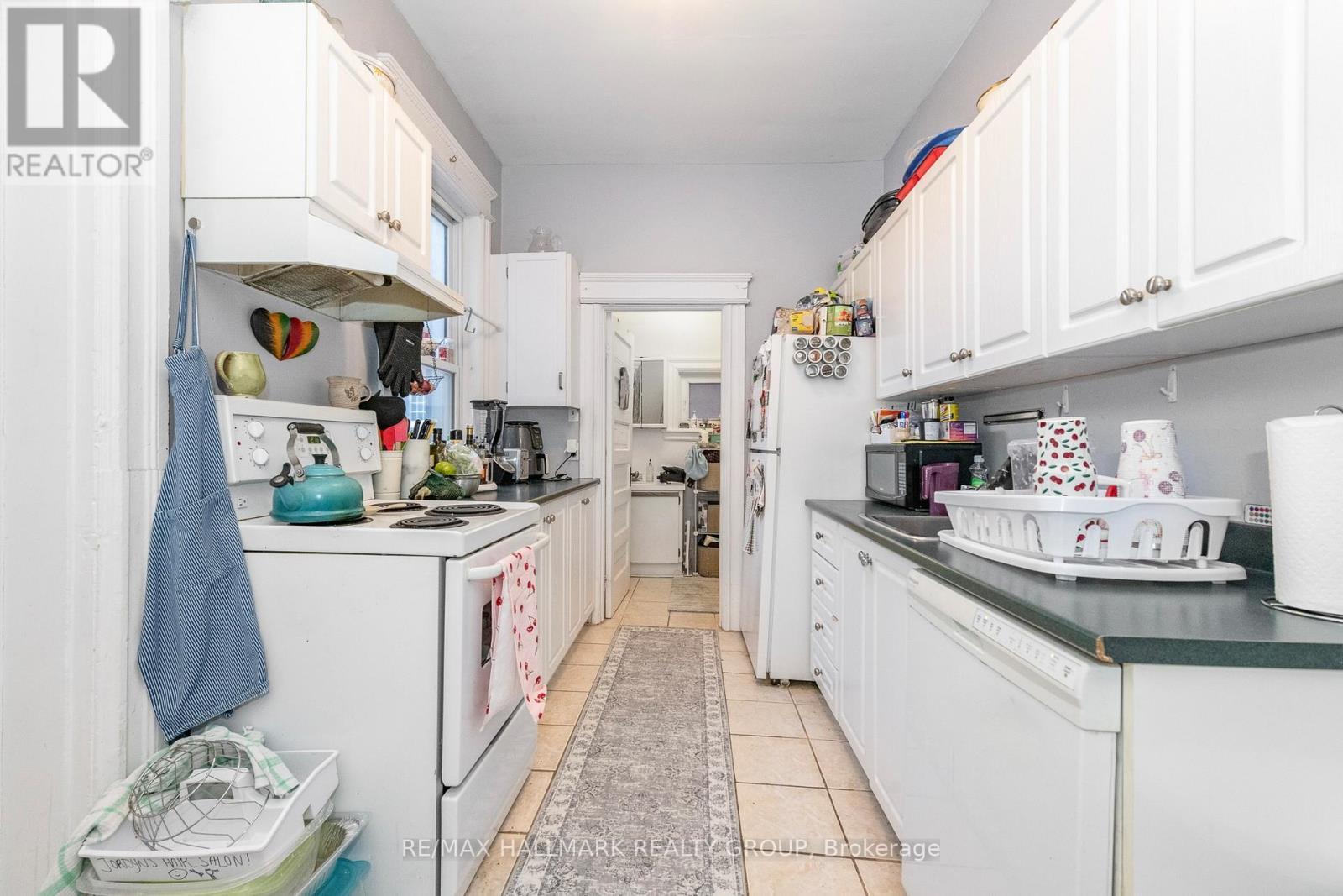 Apt 1 - 121 Osgoode Street, Ottawa, ON - Indoor Photo Showing Kitchen