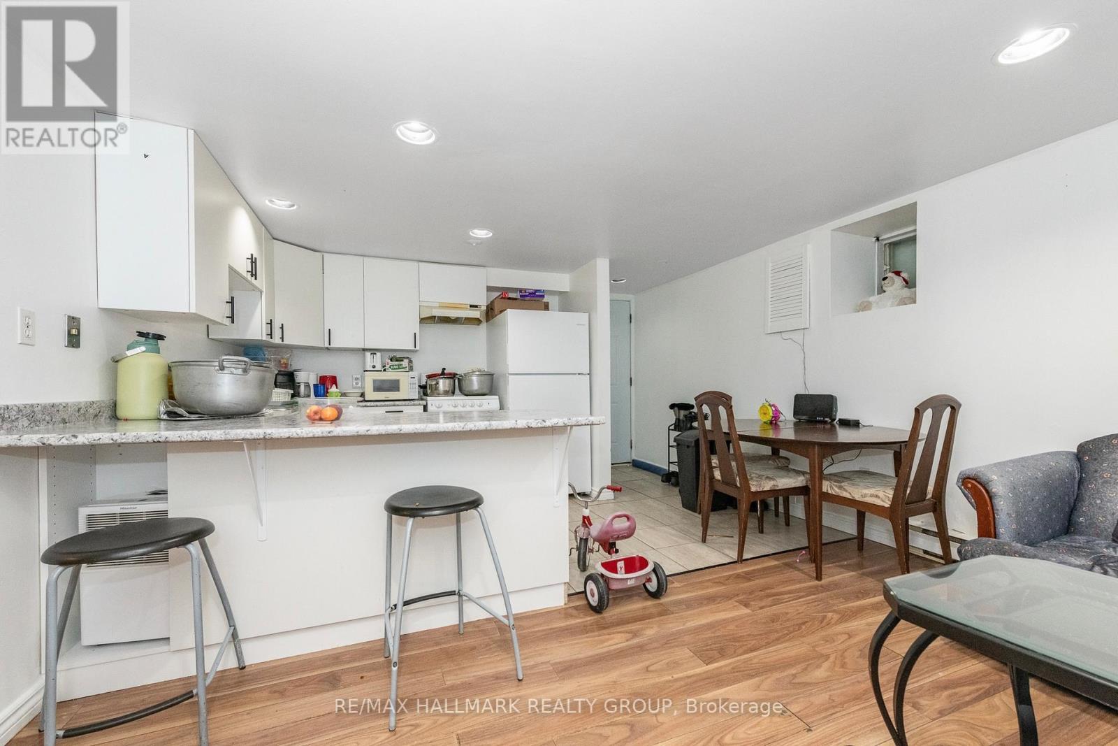 Apt 4 - 121 Osgoode Street, Ottawa, ON - Indoor Photo Showing Kitchen