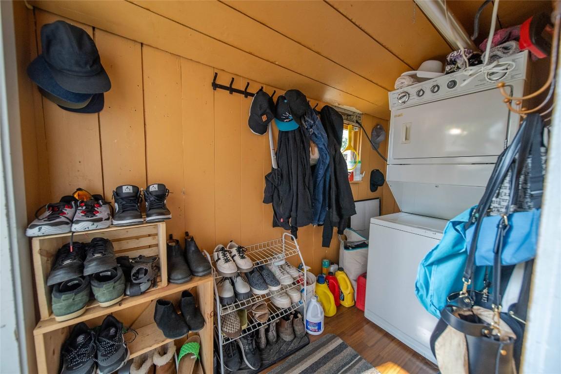 31 14Th Avenue, Cranbrook, BC - Indoor Photo Showing Laundry Room