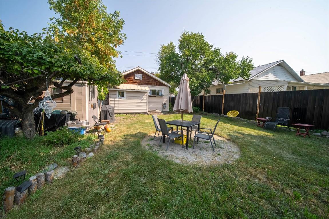 31 14Th Avenue, Cranbrook, BC - Outdoor With Backyard