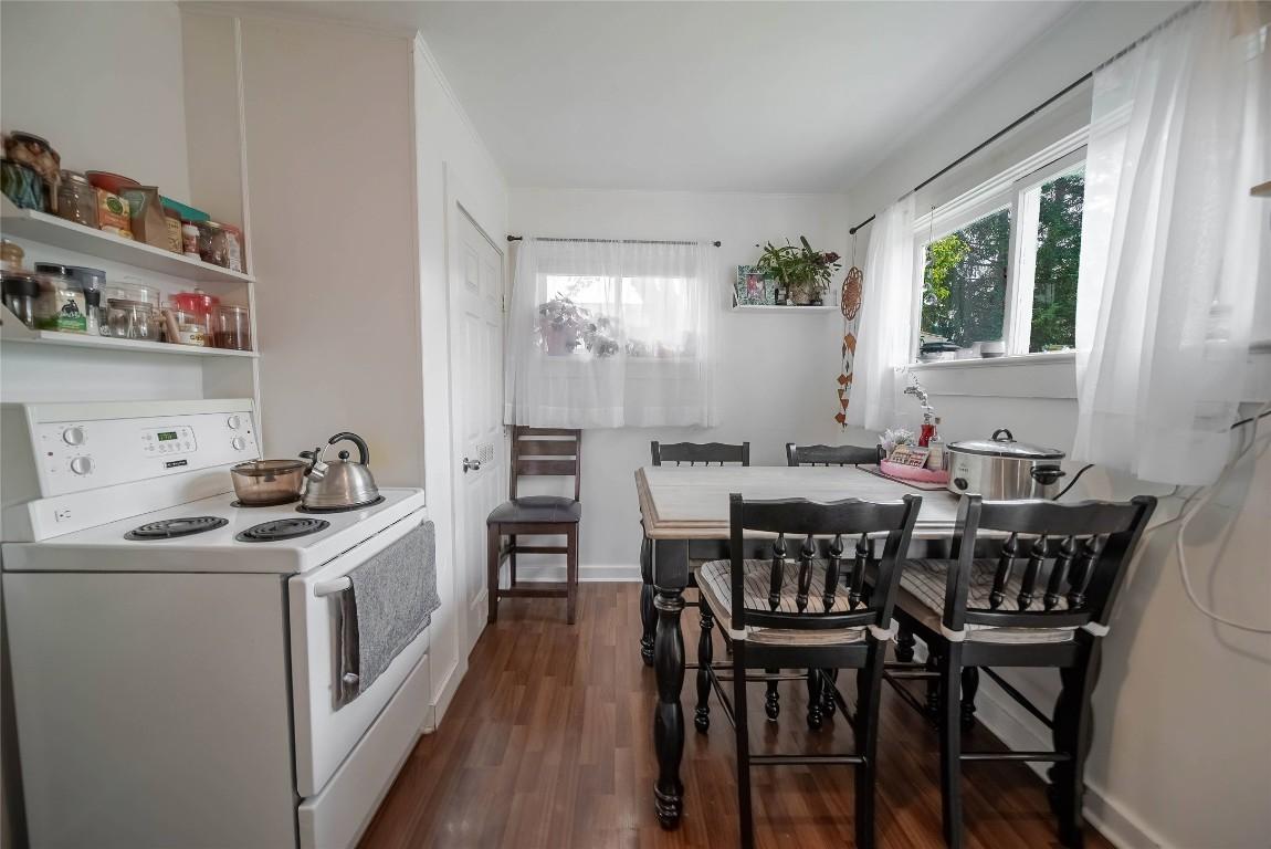 31 14Th Avenue, Cranbrook, BC - Indoor Photo Showing Dining Room