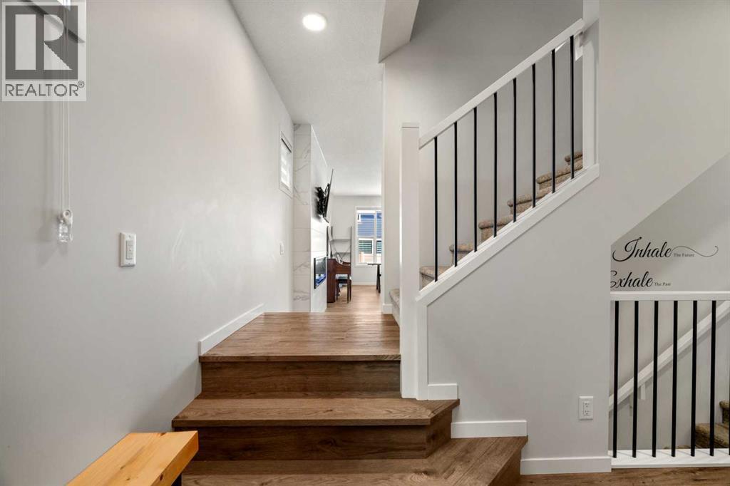 40 West Grove Link Sw, Calgary, AB - Indoor Photo Showing Other Room