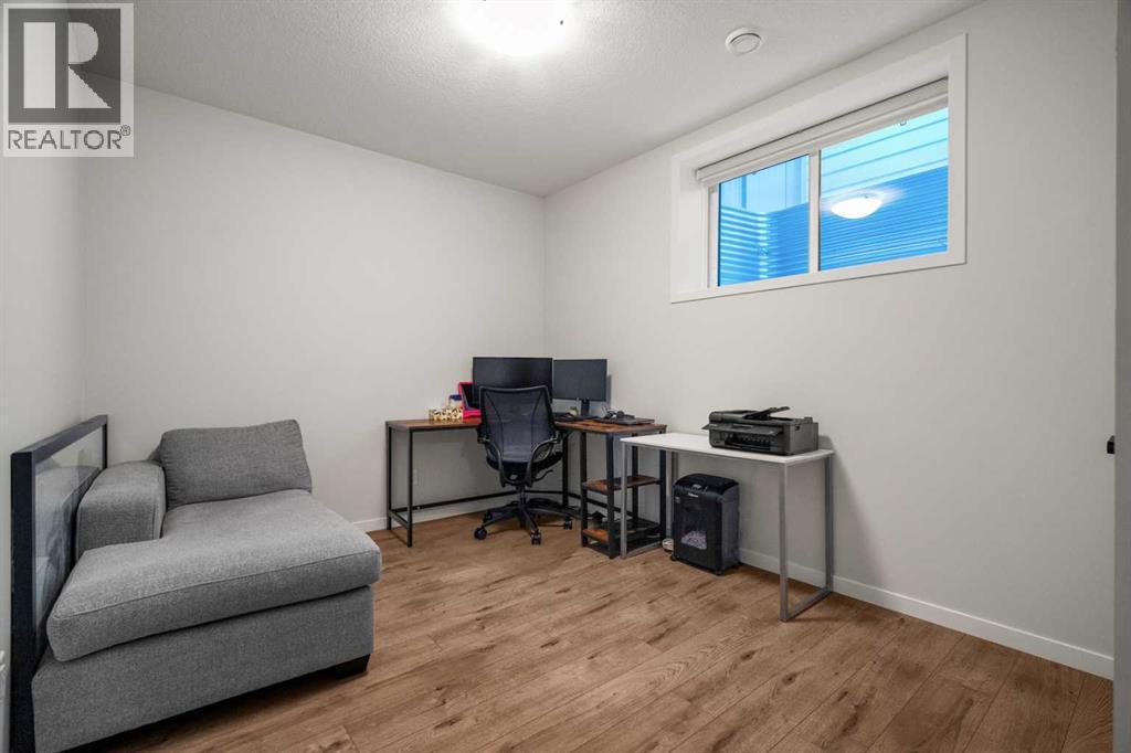 40 West Grove Link Sw, Calgary, AB - Indoor Photo Showing Other Room