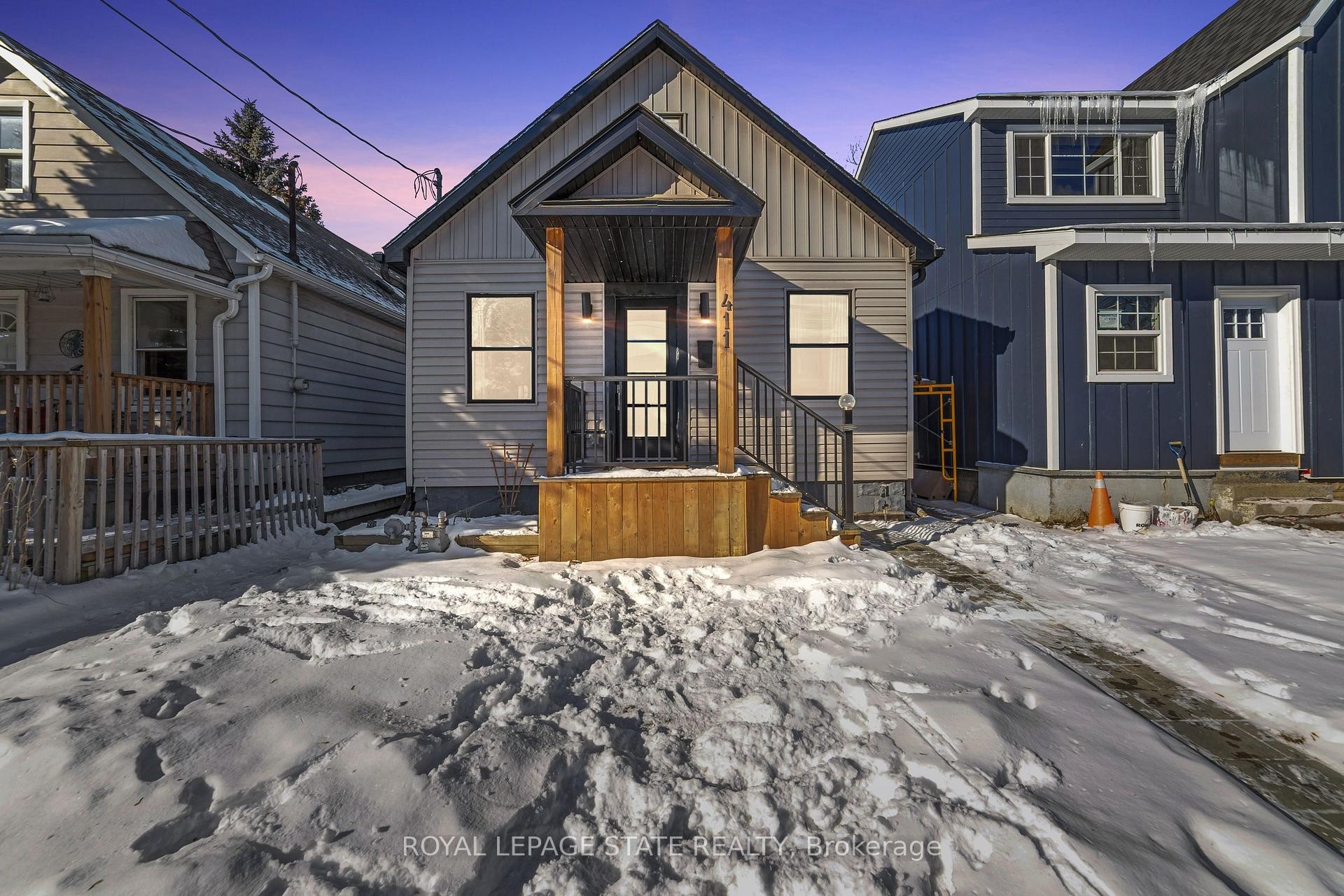 411 Fairfield Avenue, Hamilton, ON - Outdoor With Facade