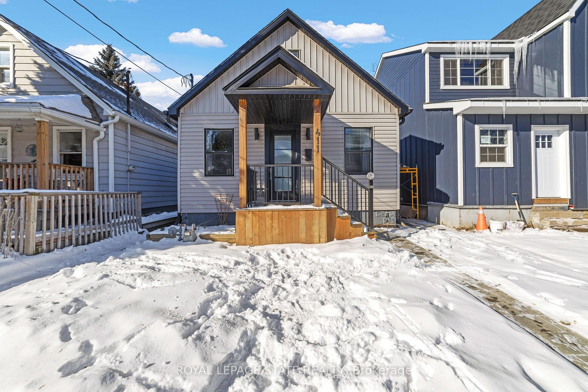 411 Fairfield Avenue, Hamilton, ON - Outdoor With Facade