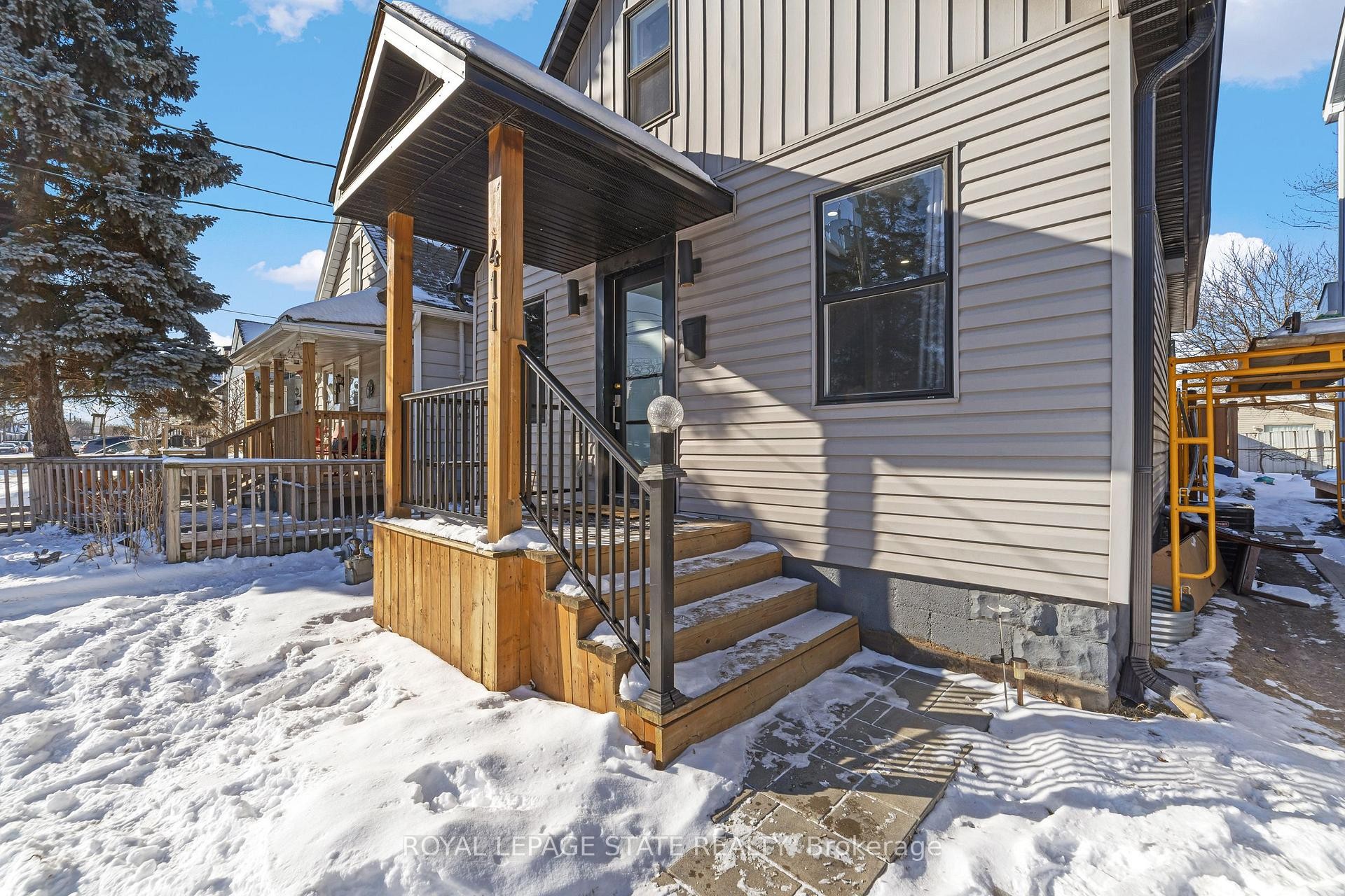 411 Fairfield Avenue, Hamilton, ON - Outdoor With Deck Patio Veranda
