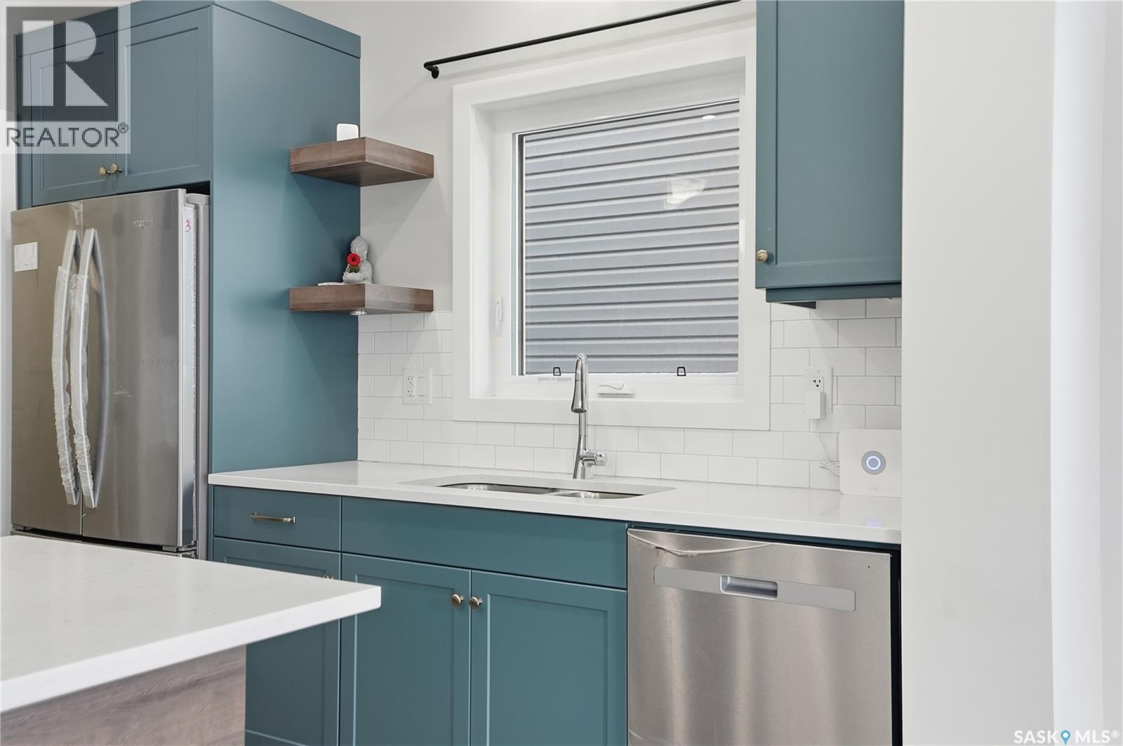 330 Aniskotaw Bend, Saskatoon, SK - Indoor Photo Showing Kitchen