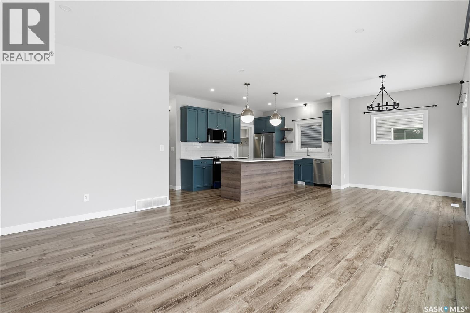 330 Aniskotaw Bend, Saskatoon, SK - Indoor