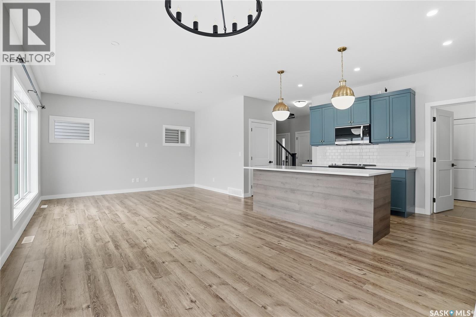 330 Aniskotaw Bend, Saskatoon, SK - Indoor Photo Showing Kitchen