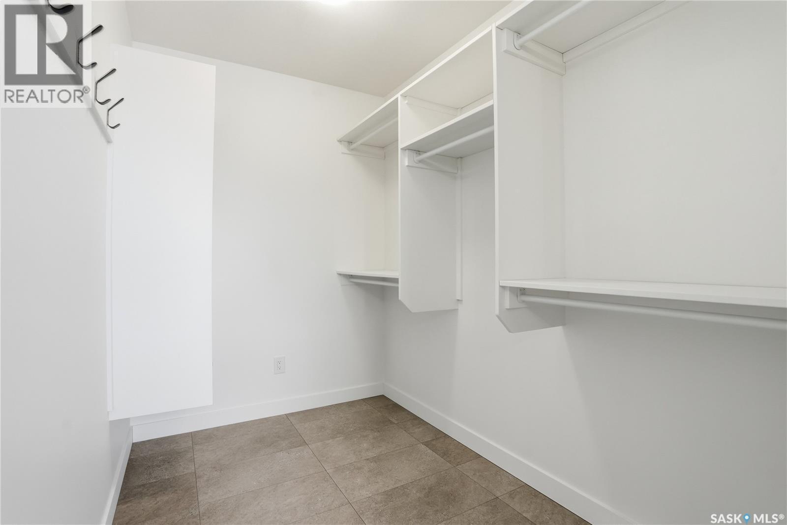 330 Aniskotaw Bend, Saskatoon, SK - Indoor With Storage