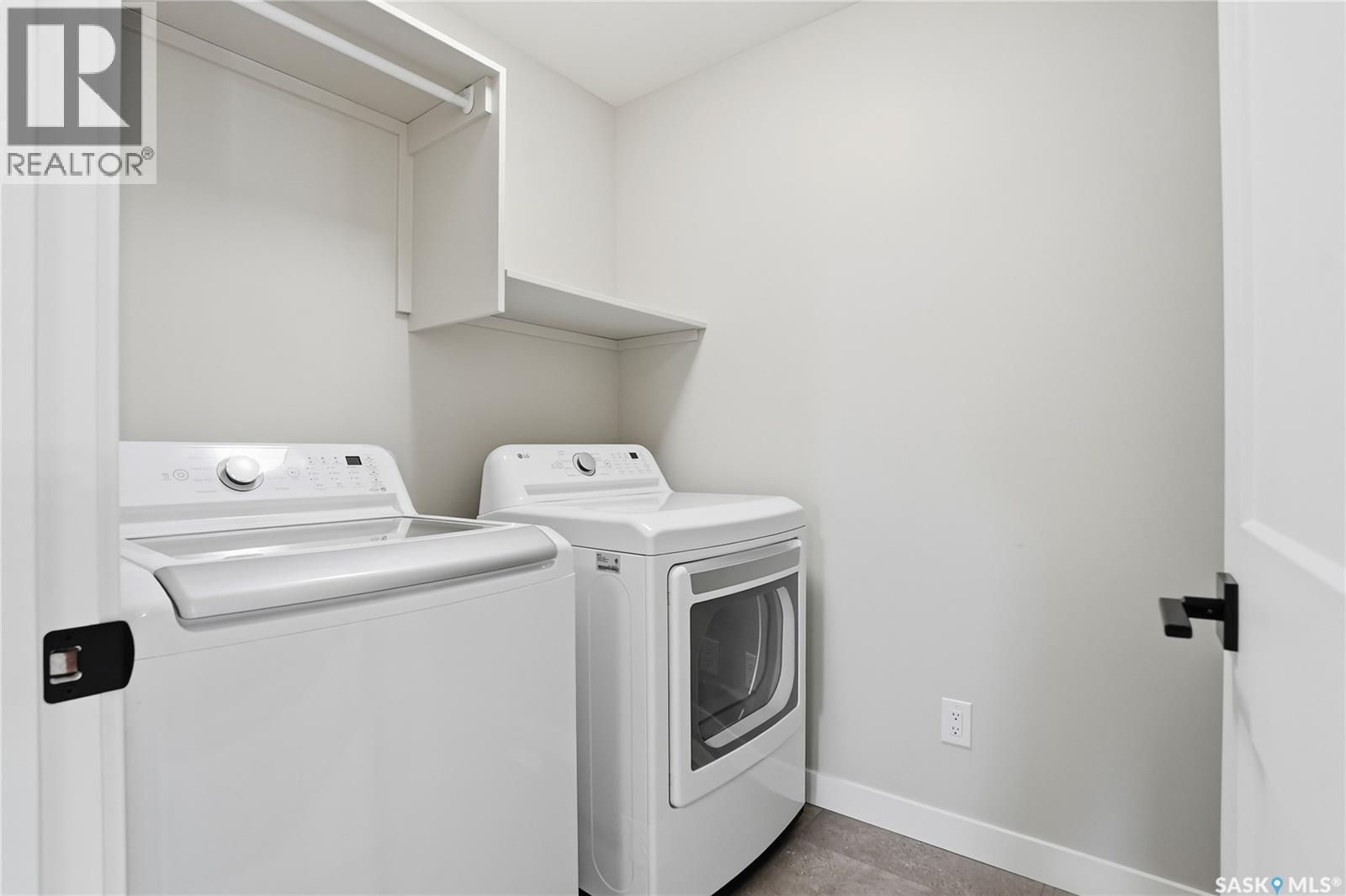 330 Aniskotaw Bend, Saskatoon, SK - Indoor Photo Showing Laundry Room