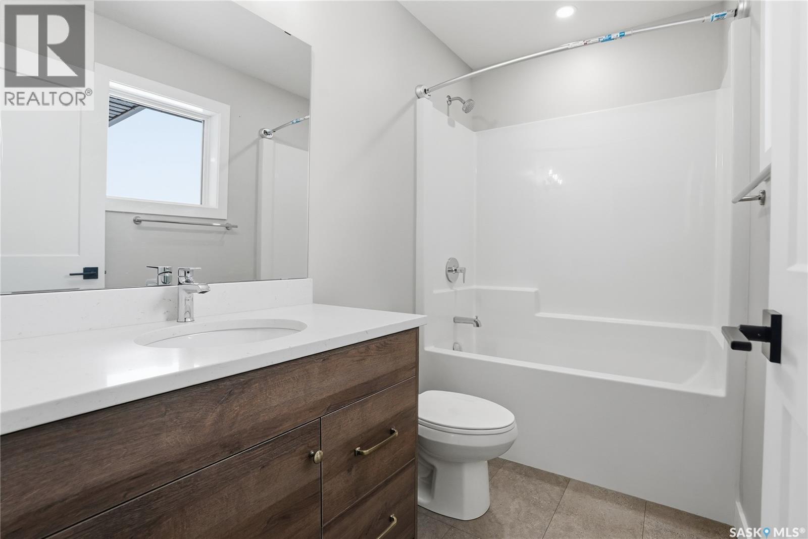 330 Aniskotaw Bend, Saskatoon, SK - Indoor Photo Showing Bathroom
