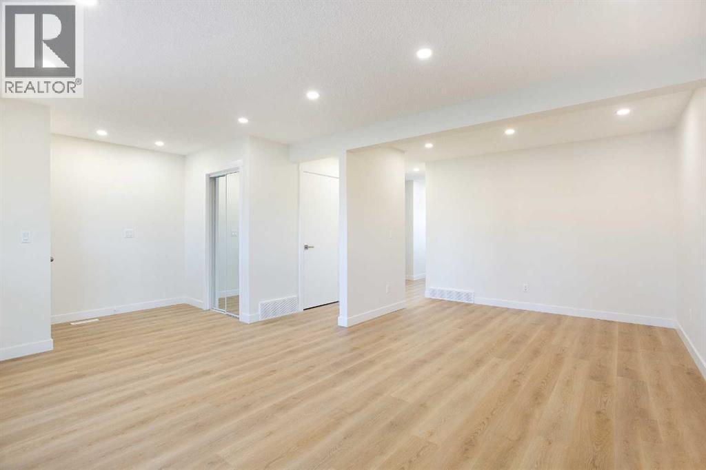 14668 Deer Run Drive Se, Calgary, AB - Indoor Photo Showing Other Room