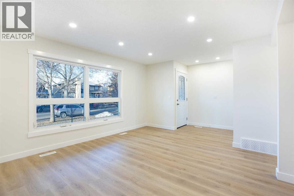 14668 Deer Run Drive Se, Calgary, AB - Indoor Photo Showing Other Room