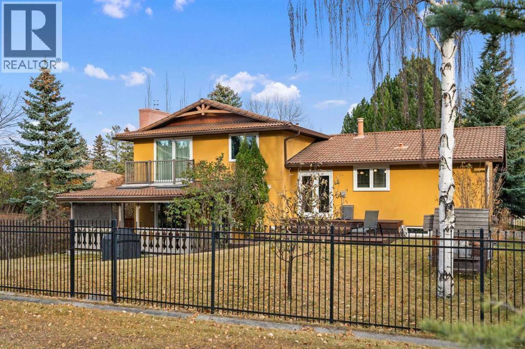 124 Canterbury Drive Sw, Calgary, AB - Outdoor With Balcony